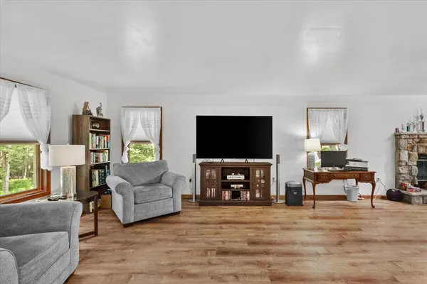 $424,900 | 191 Cedar Lane, Canadensis, PA 18325