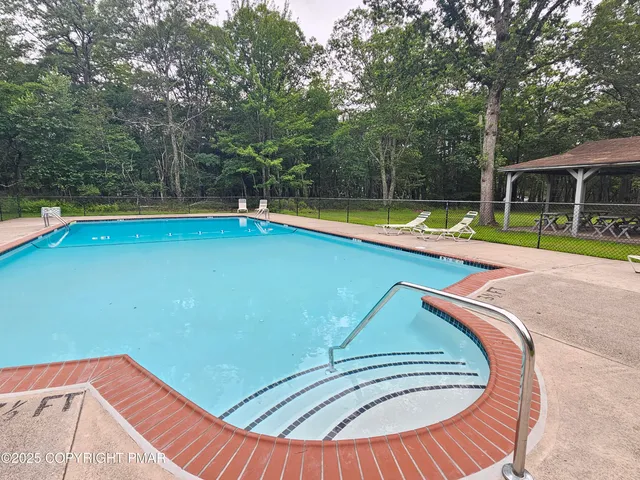 $424,900 | 191 Cedar Lane, Canadensis, PA 18325