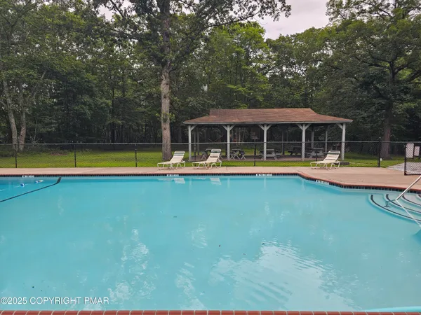 $424,900 | 191 Cedar Lane, Canadensis, PA 18325