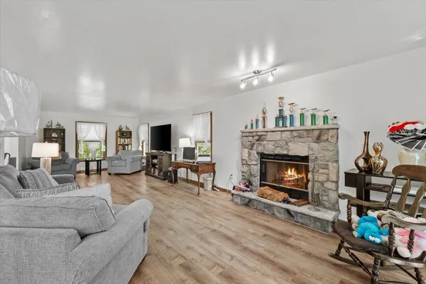 $424,900 | 191 Cedar Lane, Canadensis, PA 18325
