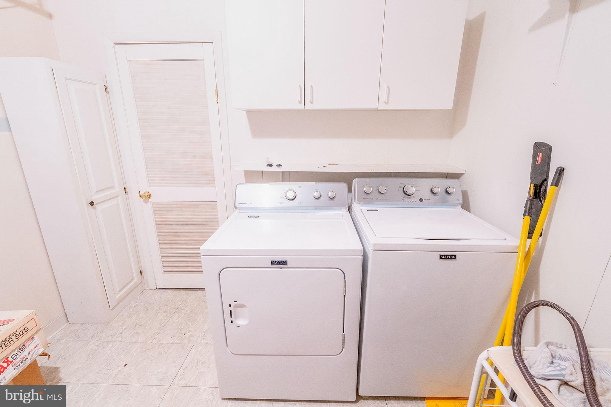 513 Eggert Crossing Road Ewing, NJ 08638 - Photo 26 of 36 a utility room with dryer and washer