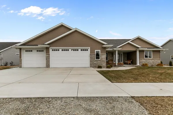 $575,000 | 2934 East Turquoise Lane, Appleton, WI 54913