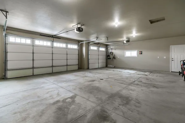 $575,000 | 2934 East Turquoise Lane, Appleton, WI 54913