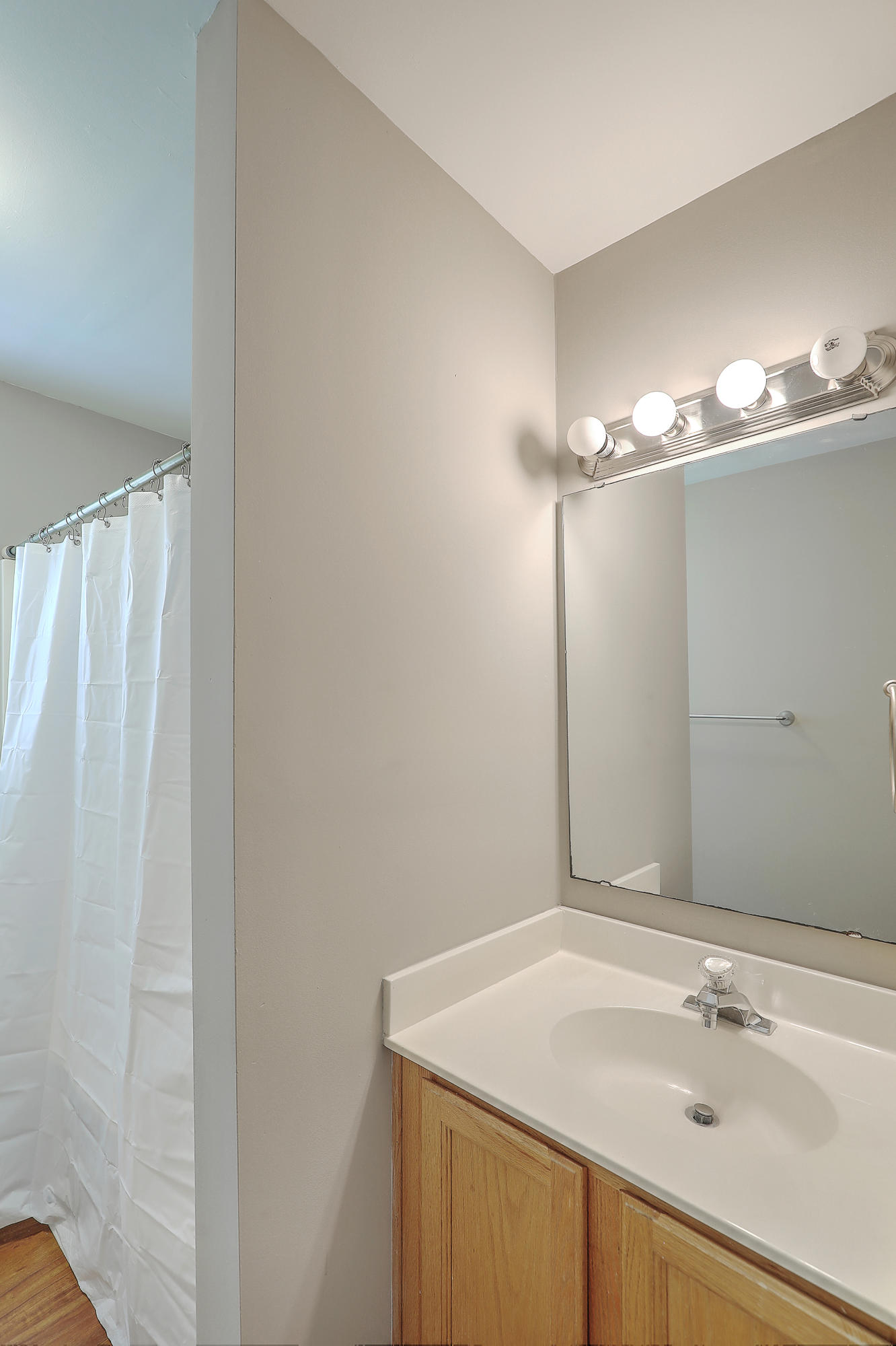 557 Pritchards Point Drive Mount Pleasant, SC 29464 - Photo 16 of 26 Secondary Bath