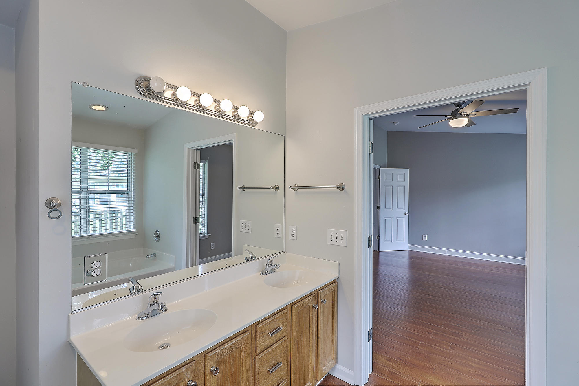 557 Pritchards Point Drive Mount Pleasant, SC 29464 - Photo 23 of 26 Master Bath