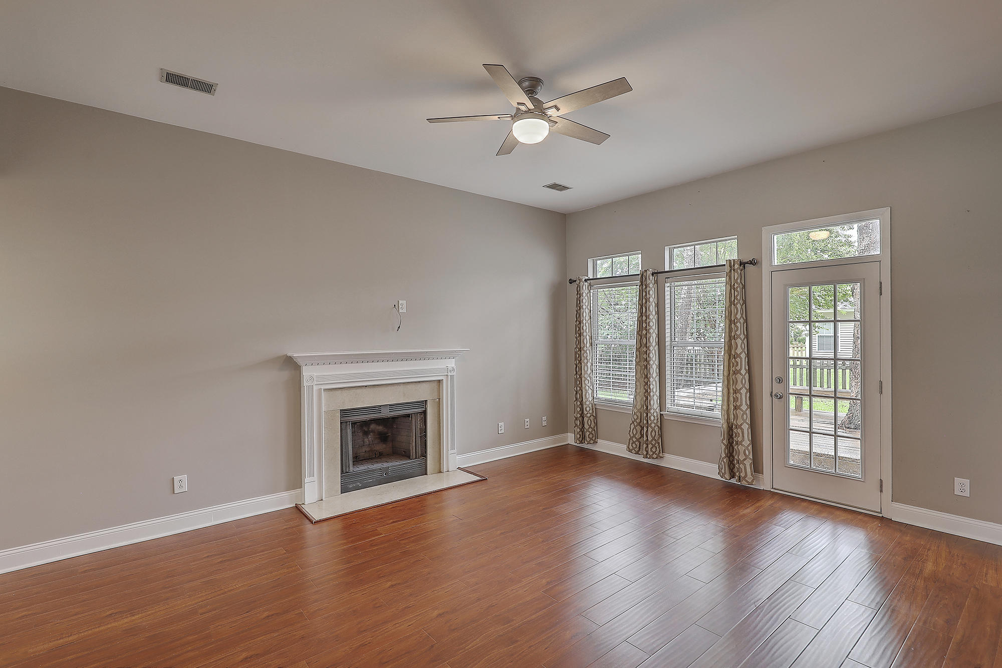 557 Pritchards Point Drive Mount Pleasant, SC 29464 - Photo 5 of 26 Gas Fireplace