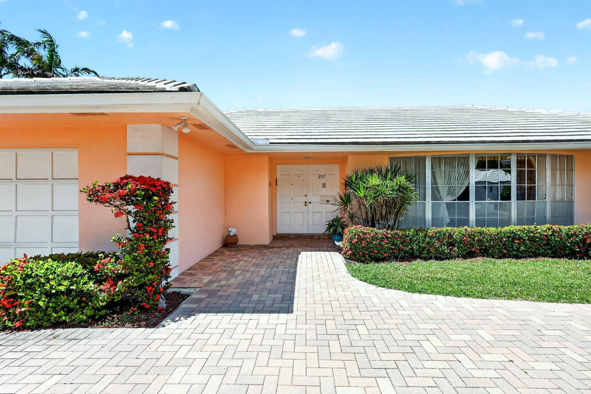 217 Plantation Road Palm Beach, FL 33480 - Photo 5 of 41 5-web-or-mls-5P1A6292