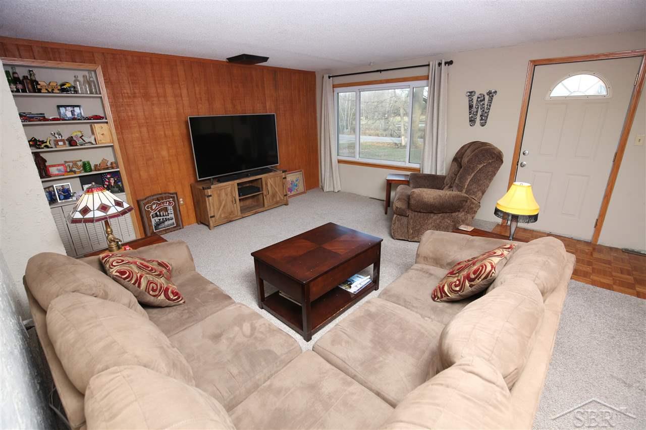 12270 Nichols Road Burt, MI 48417 - Photo 6 of 31 Living Room