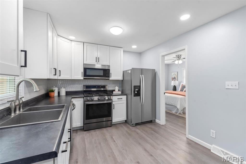 449 Hillcrest Boulevard Ballwin, MO 63021 - Photo 11 of 31