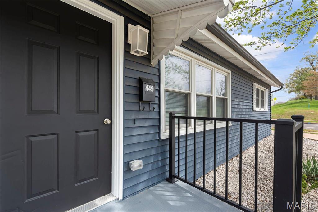 449 Hillcrest Boulevard Ballwin, MO 63021 - Photo 4 of 31