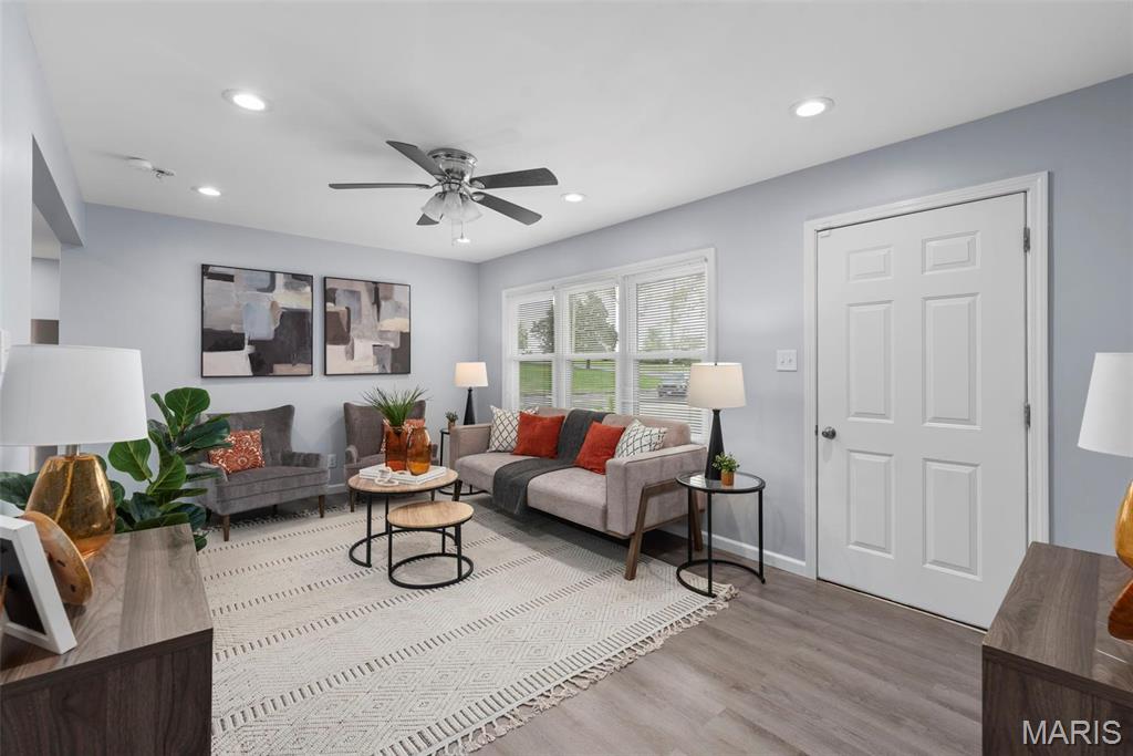 449 Hillcrest Boulevard Ballwin, MO 63021 - Photo 5 of 31