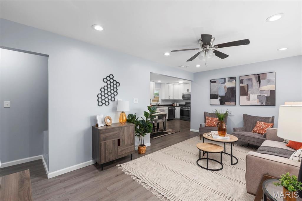 449 Hillcrest Boulevard Ballwin, MO 63021 - Photo 7 of 31