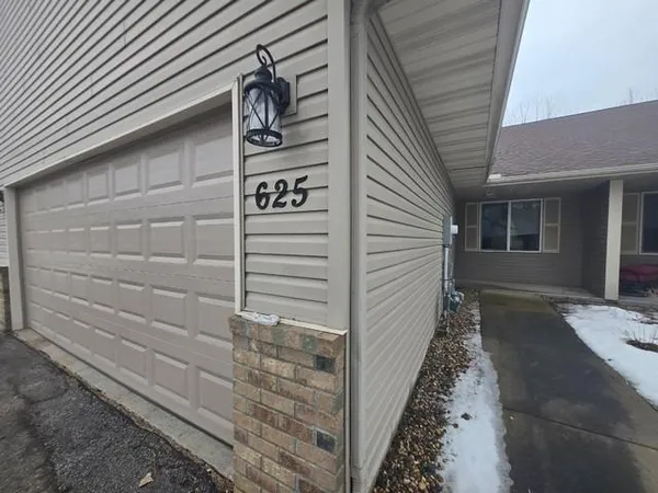 $223,500 | 625 Meadow Lane, Norwood Young America, MN 55397