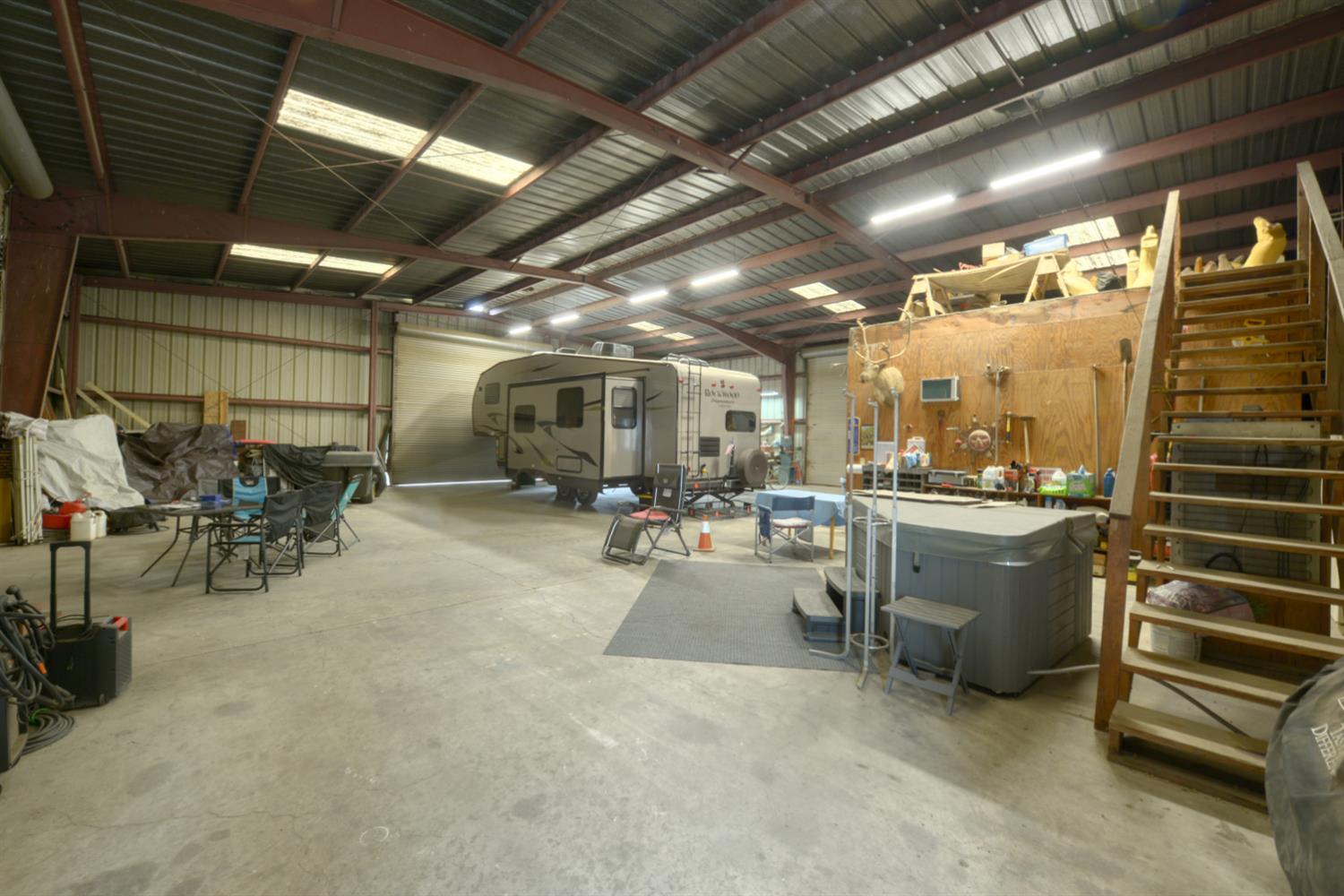 1471 Highway 33 Gustine, CA 95322 - Photo 34 of 57 a view of a room with gym equipment