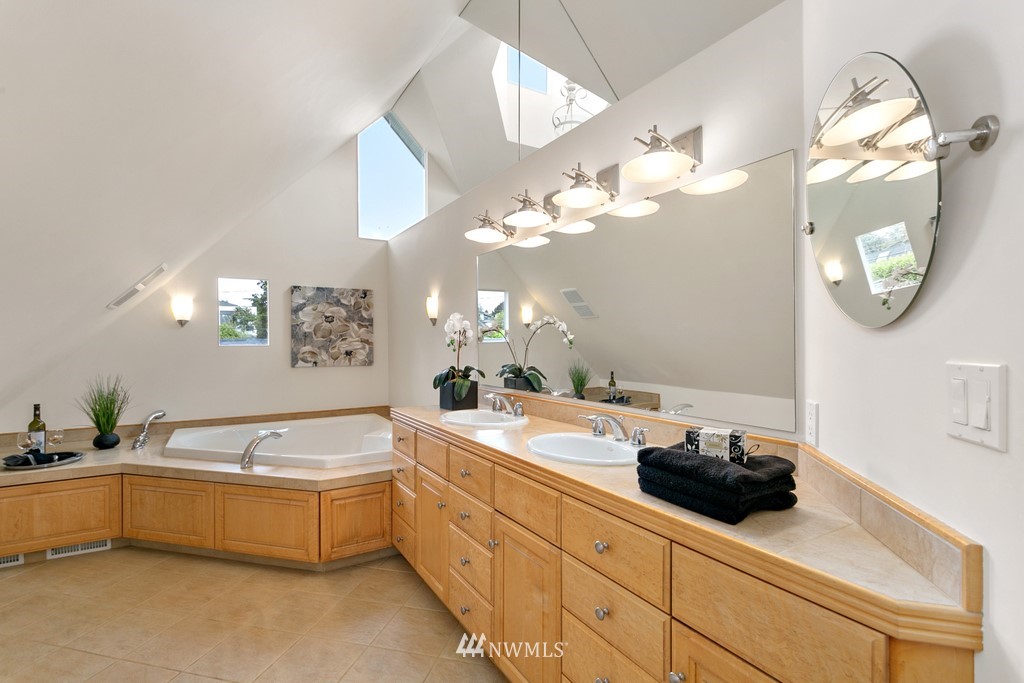 5406 45th Avenue Southwest Seattle, WA 98136 - Photo 14 of 33 Gallery Image 14