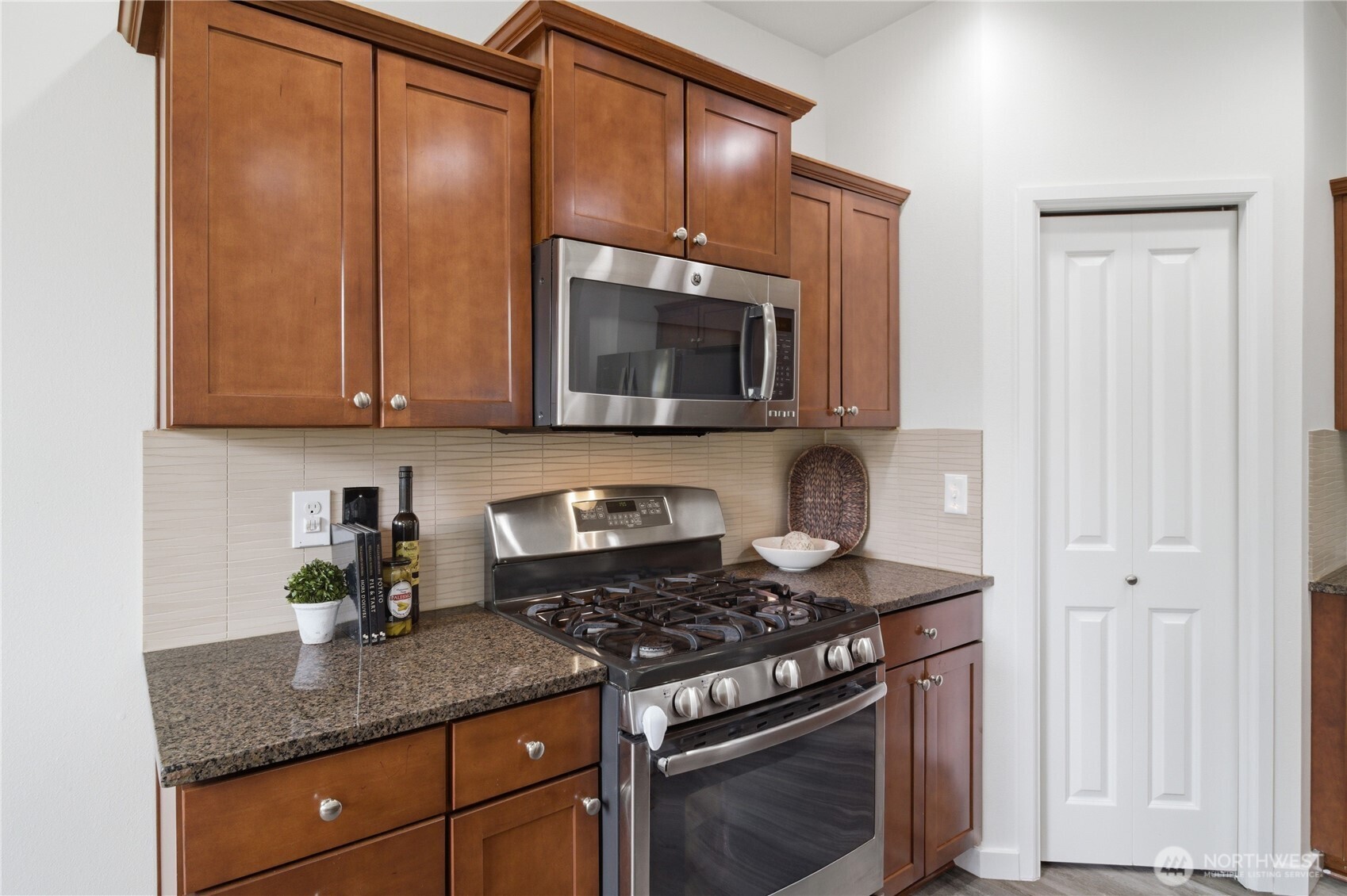 3029 Eagle Loop Northeast Lacey, WA 98516 - Photo 16 of 40