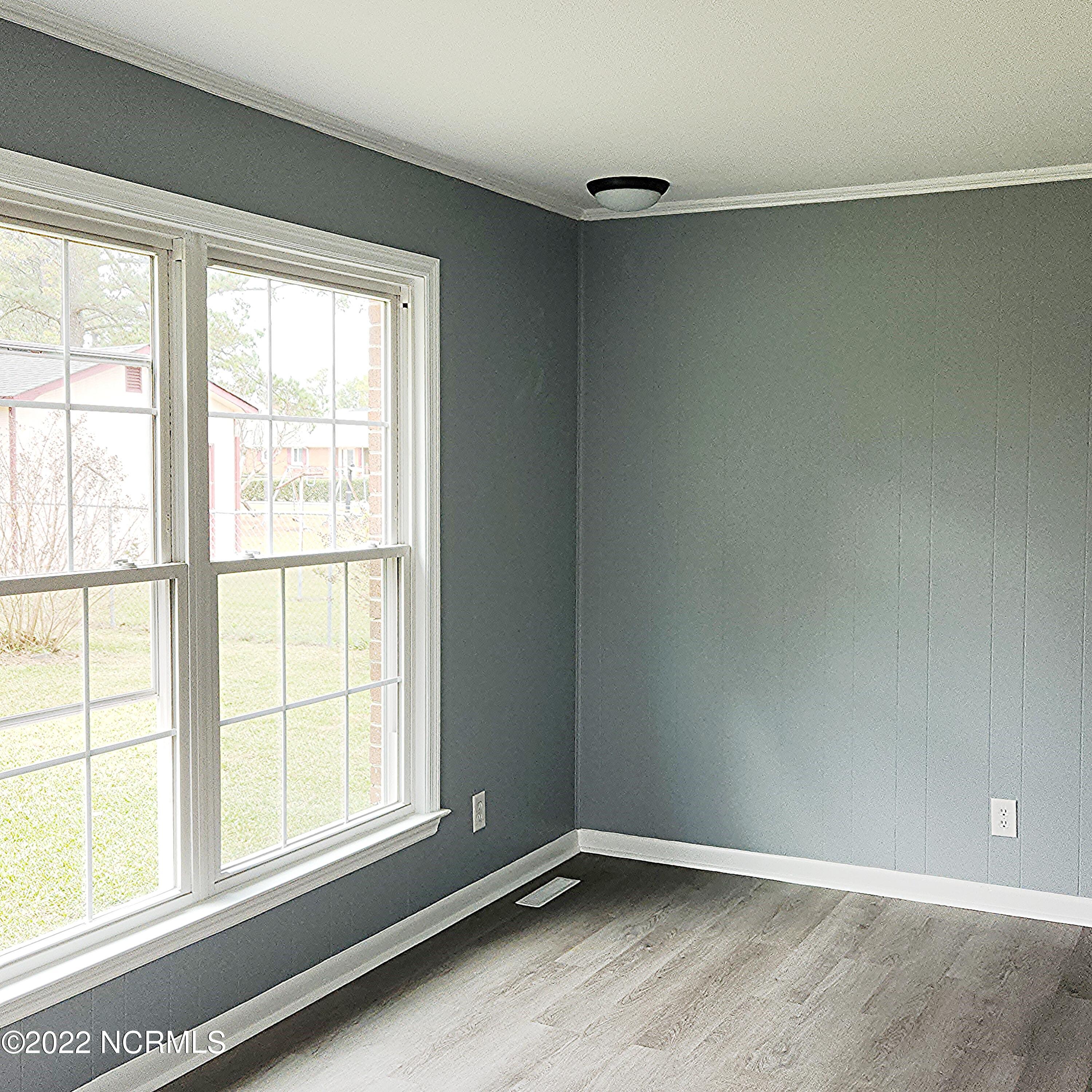 712 Girl Scout Road Kinston, NC 28501 - Photo 19 of 29 rear bed