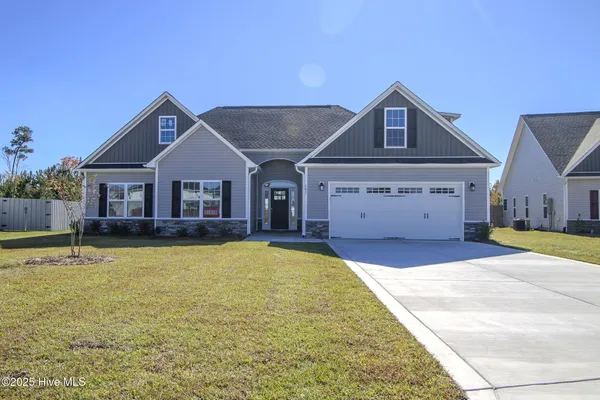 $377,000 | 605 Retreat Court, Jacksonville, NC 28546