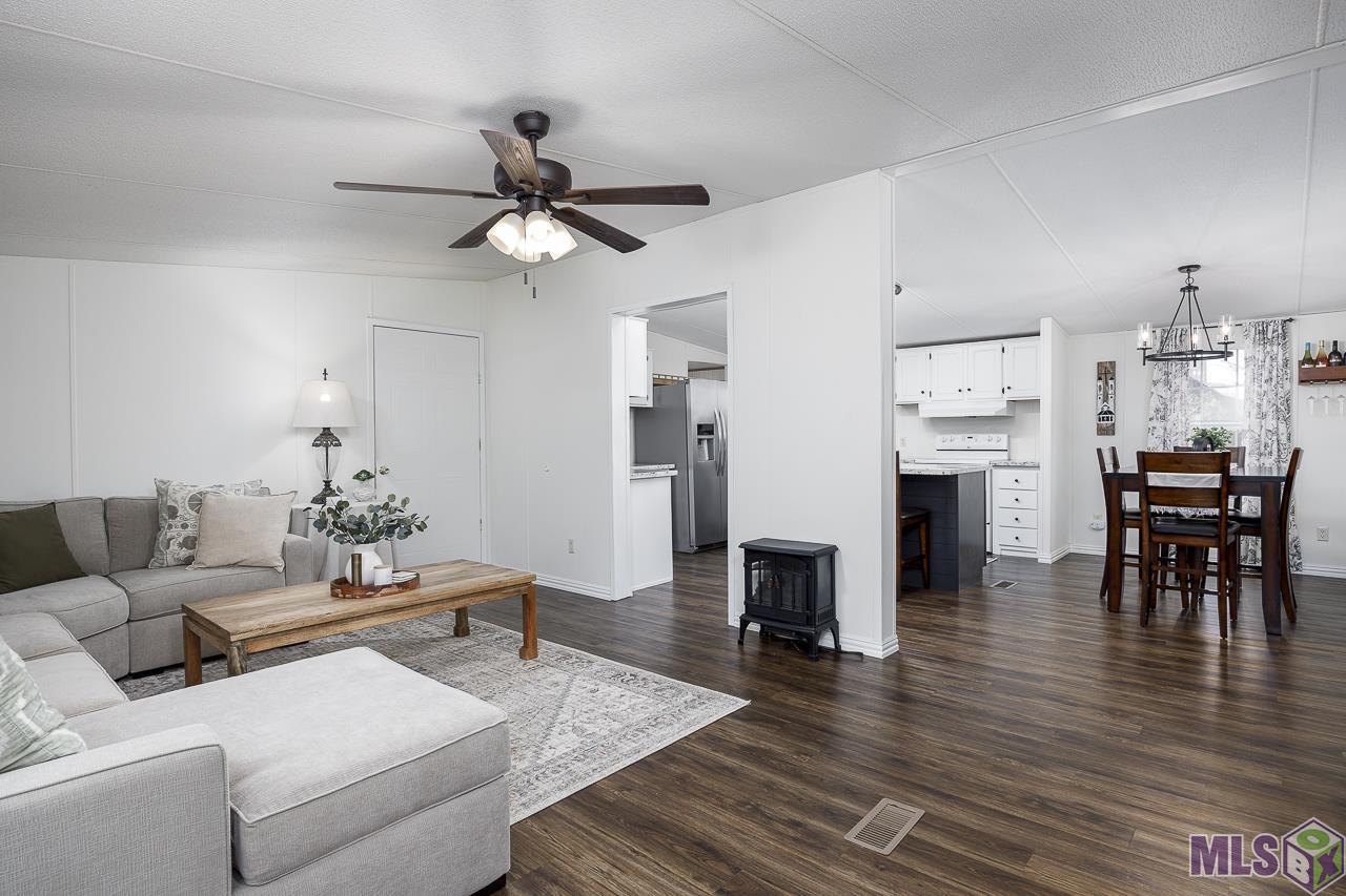 9486 Reine Road St. Amant, LA 70774 - Photo 18 of 18 Open floor plan!
