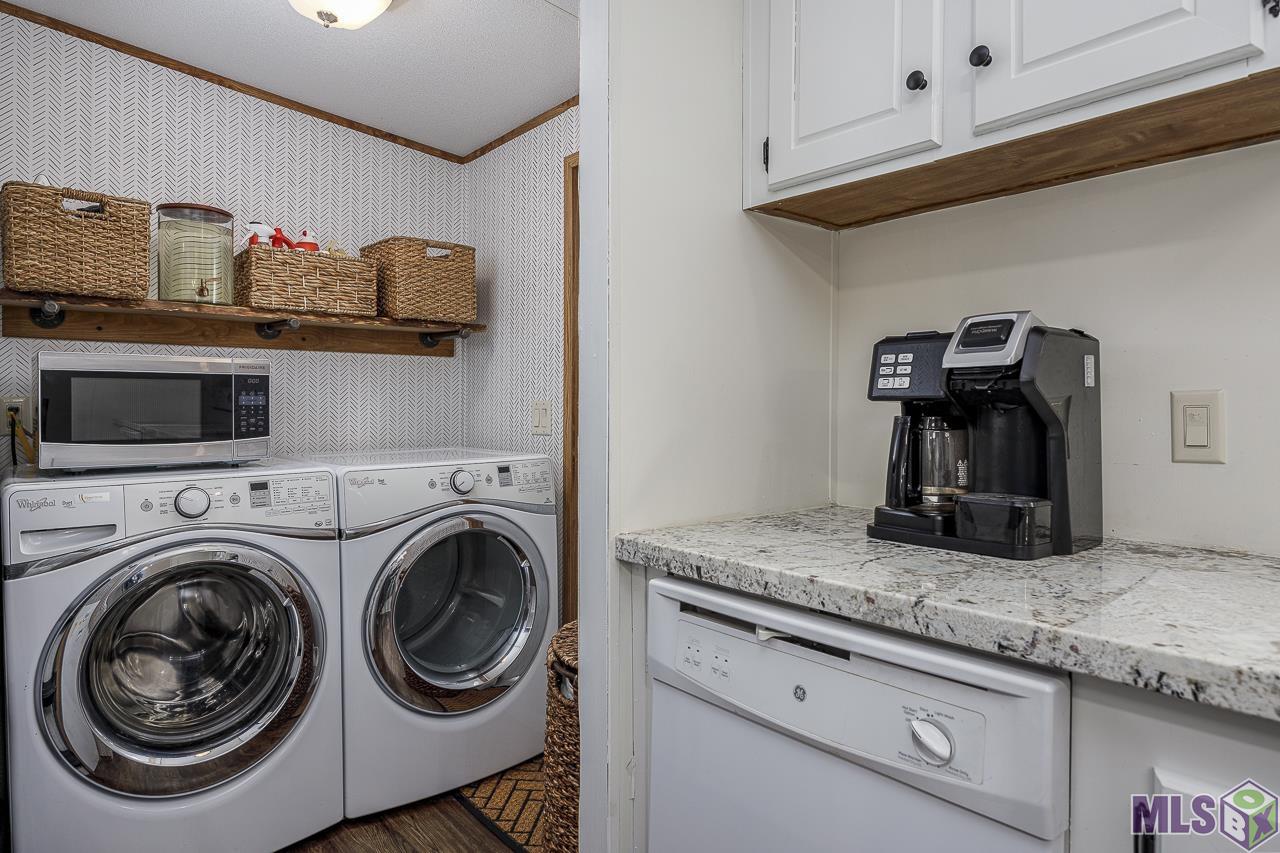 9486 Reine Road St. Amant, LA 70774 - Photo 8 of 18 Laundry