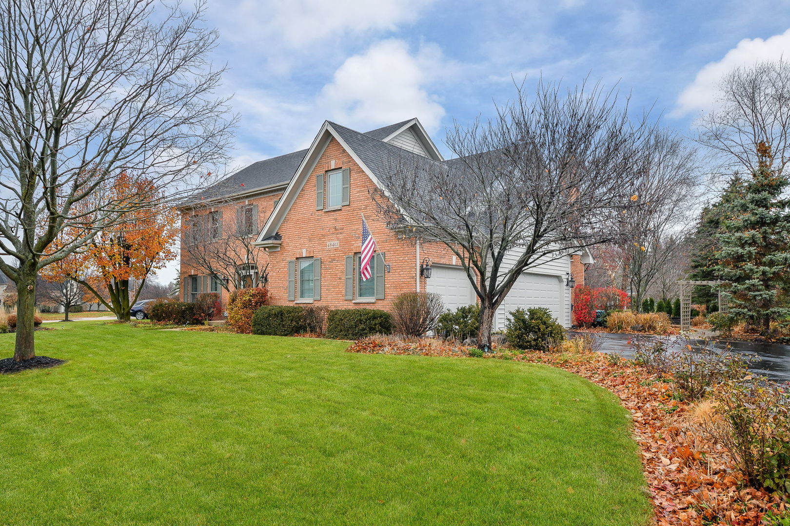 4N403 South Robert Frost Circle St. Charles, IL 60175 - Photo 2 of 29 a view of a house with a yard
