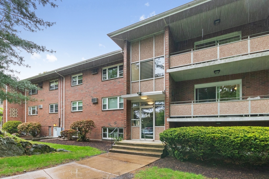 54 Jacqueline Road, Unit 7 Waltham, MA 02452 - Photo 25 of 35 Gallery Image 25