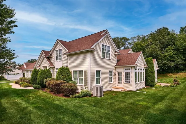 $599,900 | 26 Sandalwood Drive, Unit 26, Wilbraham, MA 01095