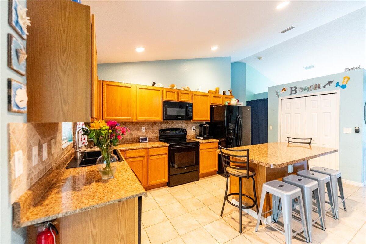 6102 Raintree Trail Fort Pierce, FL 34982 - Photo 8 of 36 28-Raintree-0529