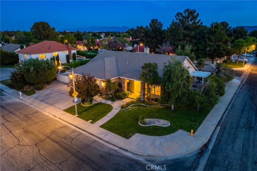 2738 Parton Circle Lancaster, CA 93536 - Photo 3 of 70