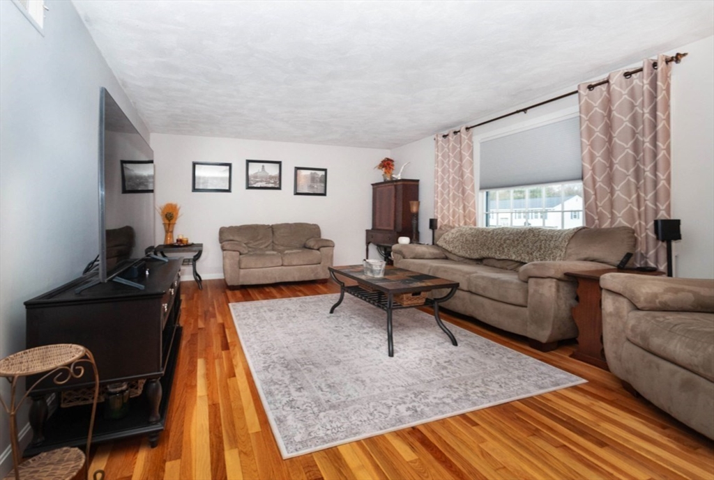 30 Burning Tree Road Natick, MA 01760 - Photo 5 of 32