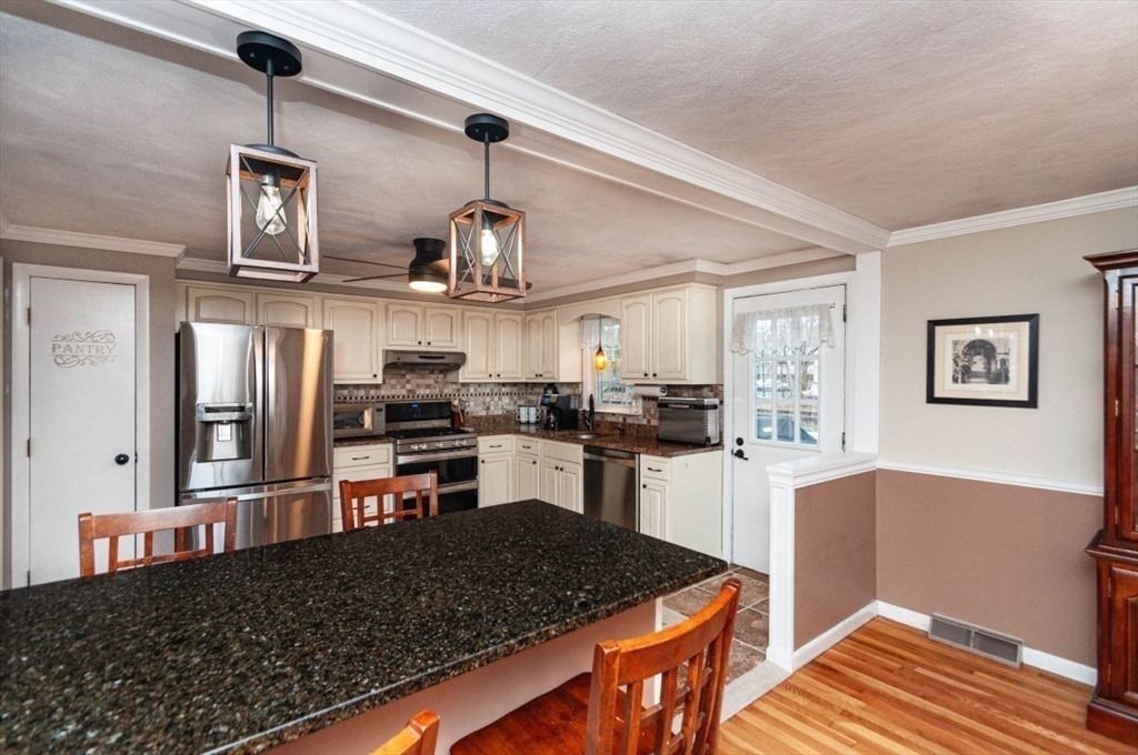 30 Burning Tree Road Natick, MA 01760 - Photo 9 of 32