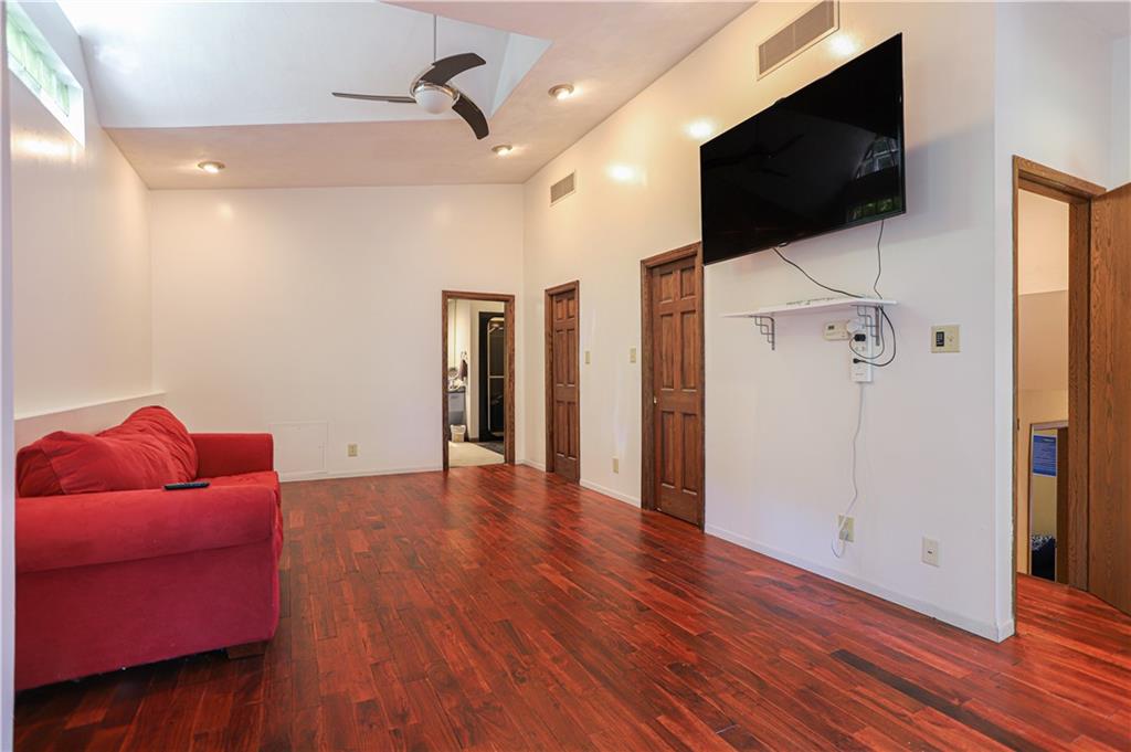 2242 Ferguson Road Allison Park, PA 15101 - Photo 14 of 25 Gallery Image 14