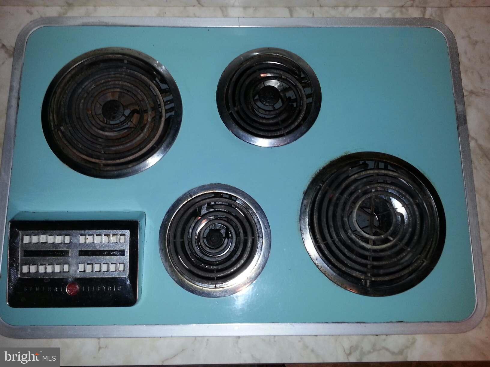 4402 Kinmount Road Lanham, MD 20706 - Photo 3 of 19 1967 Blue Electric Coil Cooktop