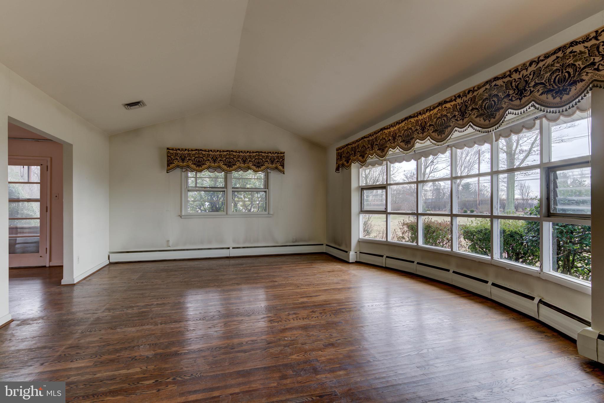 661 Sproul Road Villanova, PA 19085 - Photo 4 of 23
