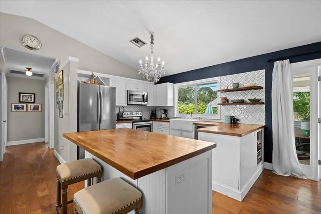 $799,900 | 443 Beacon Street, Tequesta, FL 33469