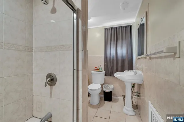 $725,000 | 297 Hamilton Place, Hackensack, NJ 07601