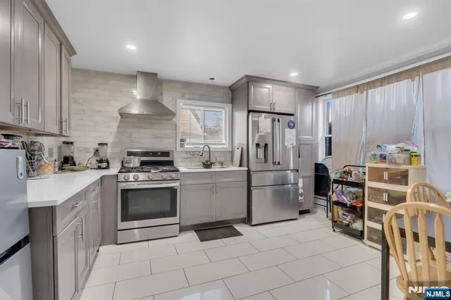 $725,000 | 297 Hamilton Place, Hackensack, NJ 07601