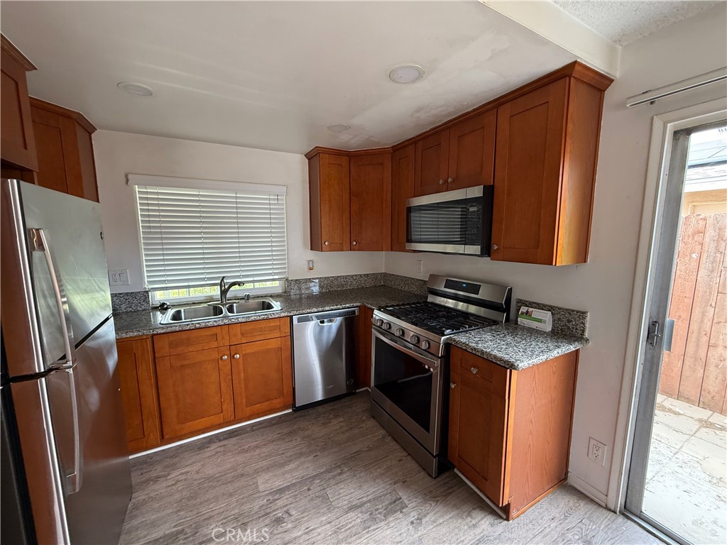 2164 Athens Avenue Simi Valley, CA 93065 - Photo 2 of 20