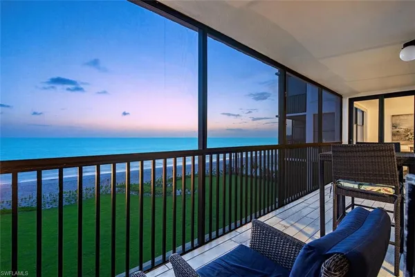 $1,549,000 | 9375 Gulf Shore Drive, Unit 402, Naples, FL 34108
