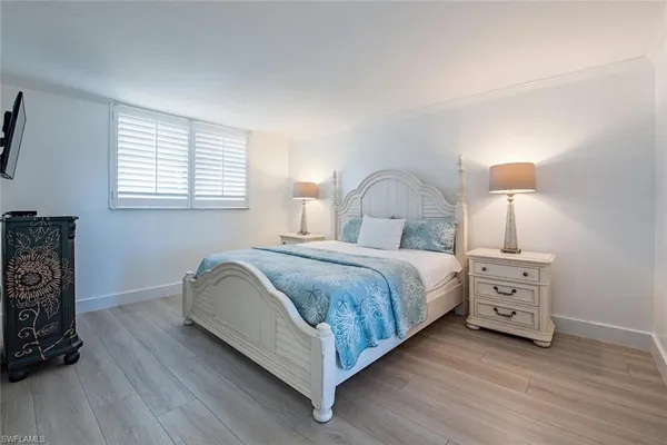 $1,549,000 | 9375 Gulf Shore Drive, Unit 402, Naples, FL 34108