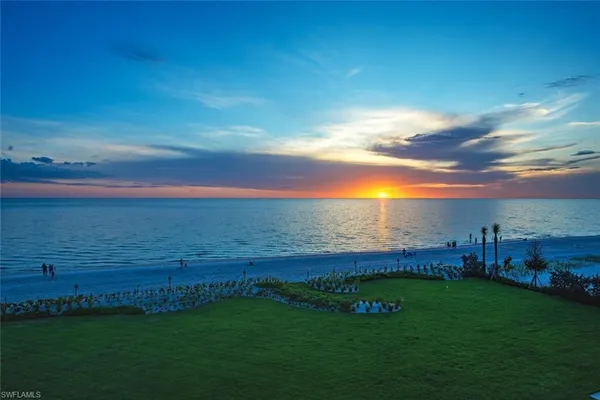 $1,549,000 | 9375 Gulf Shore Drive, Unit 402, Naples, FL 34108