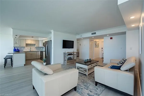 $1,549,000 | 9375 Gulf Shore Drive, Unit 402, Naples, FL 34108