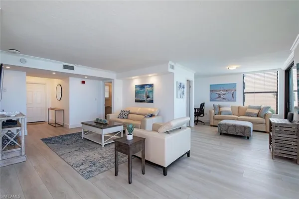 $1,549,000 | 9375 Gulf Shore Drive, Unit 402, Naples, FL 34108