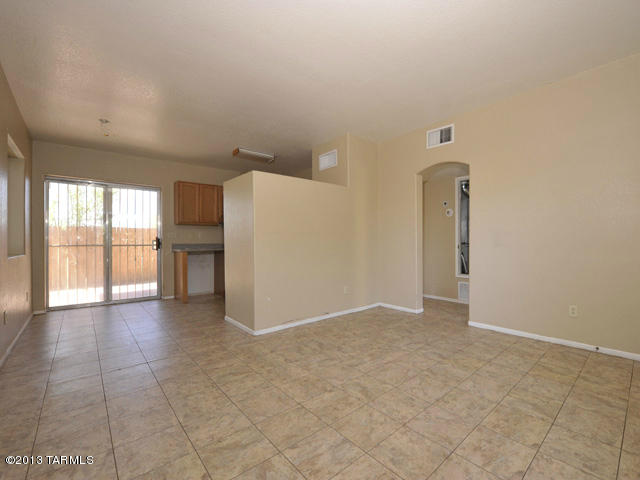 211 West Roger Road, Unit 13 Tucson, AZ 85705 - Photo 7 of 23