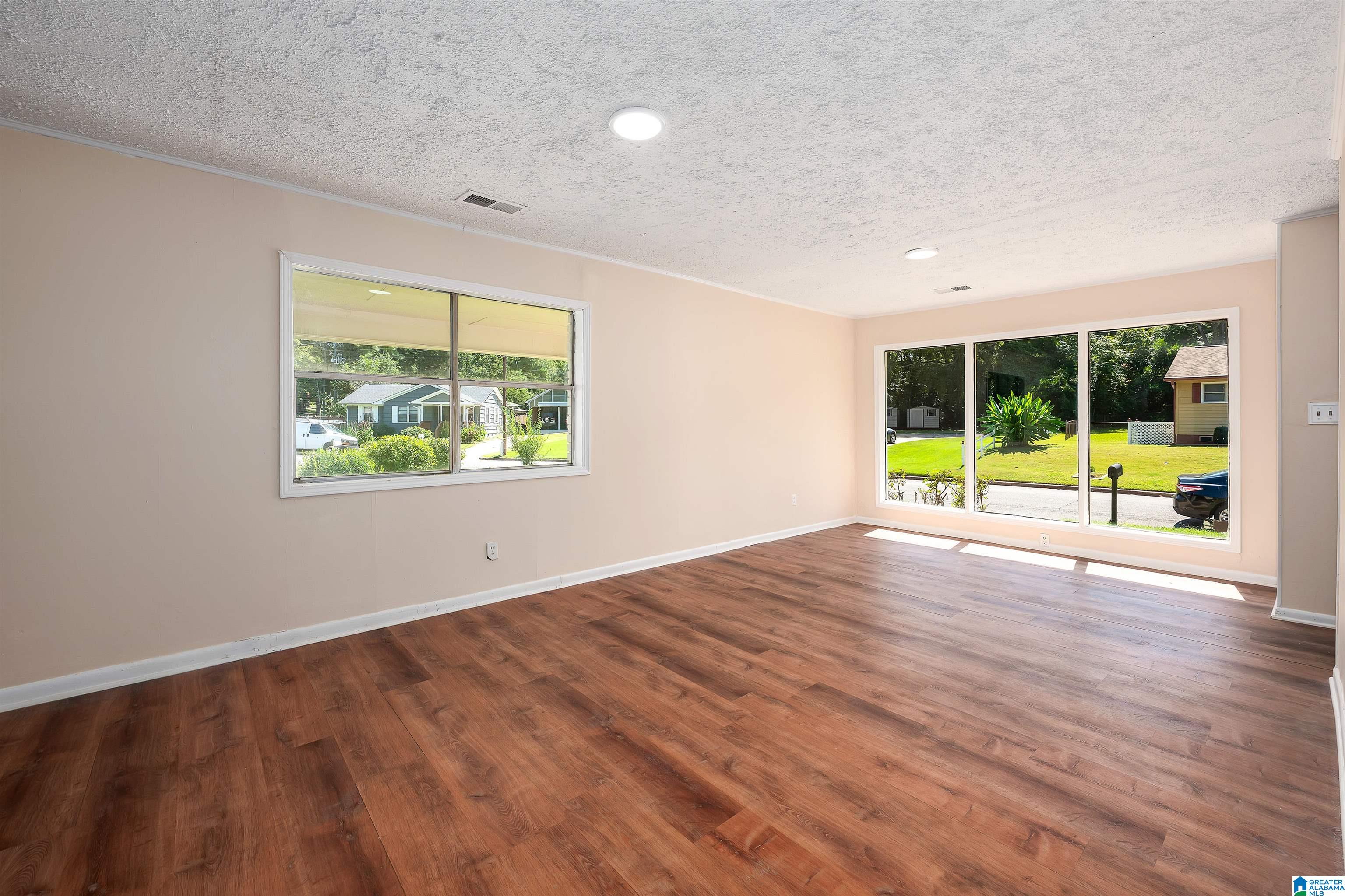 12 Spring Haven Circle Southwest Birmingham, AL 35211 - Photo 5 of 20