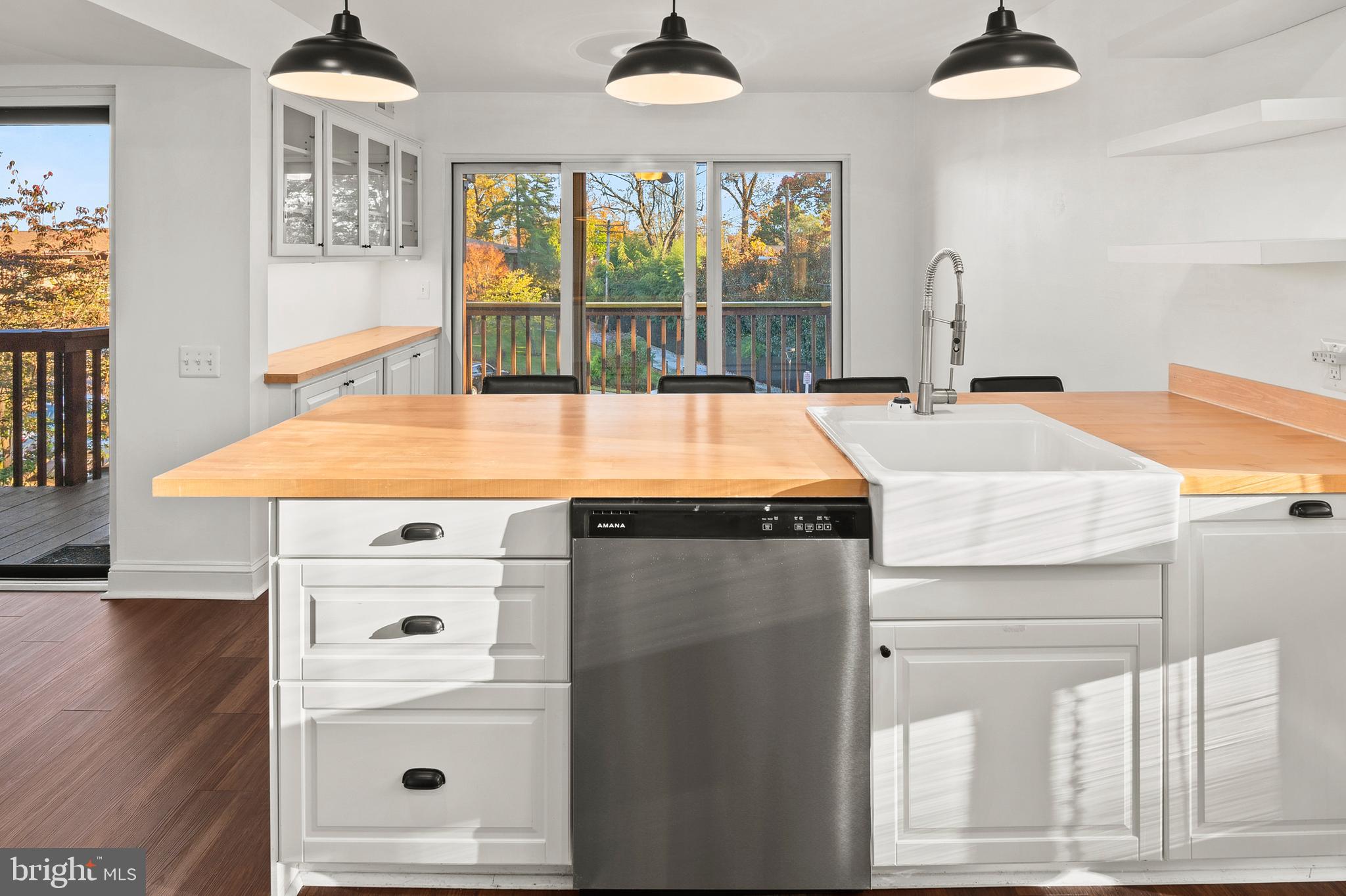 755 Fairview Avenue, Unit 755D Annapolis, MD 21403 - Photo 2 of 44 a room with pool table and windows