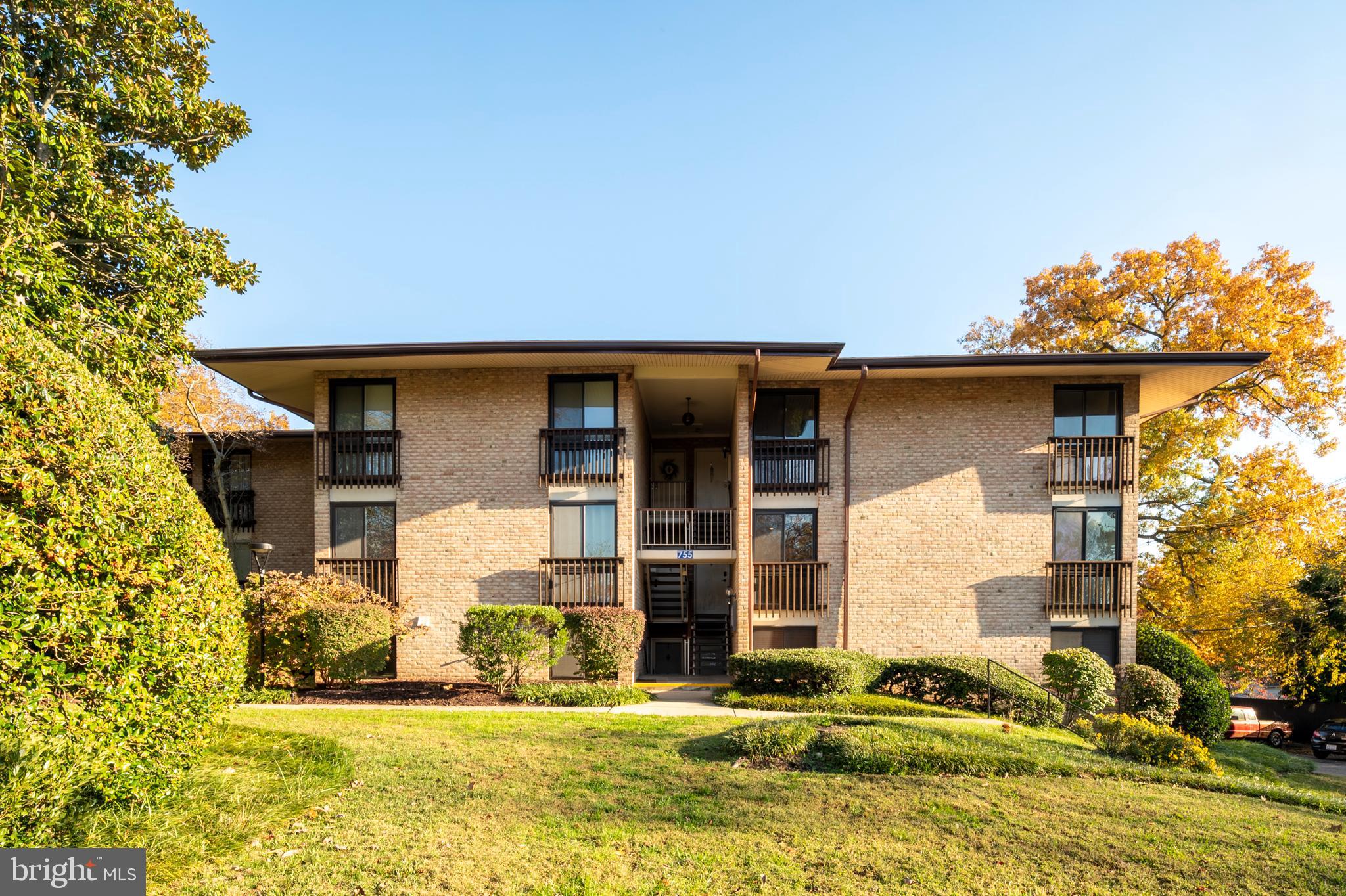 755 Fairview Avenue, Unit 755D Annapolis, MD 21403 - Photo 21 of 44 a front view of a house with a yard