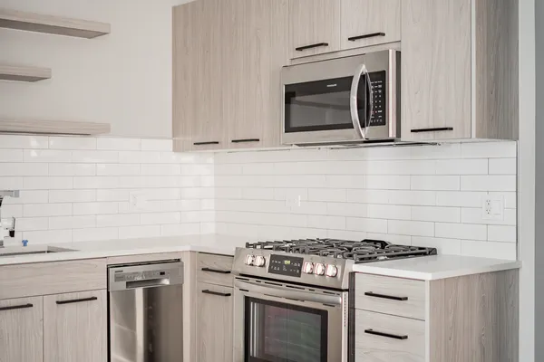 $1,995 | 1472 West Erie Street, Unit 2R, Chicago, IL 60642