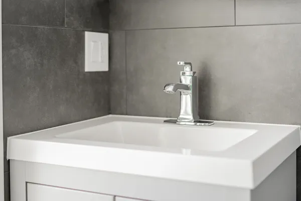 $1,995 | 1472 West Erie Street, Unit 2R, Chicago, IL 60642