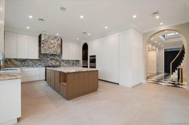 $3,290,000 | 772 Park Lane, Valley Stream, NY 11581